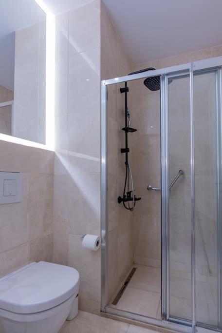 Golden Stones House Sea And Lake View 이스탄불 외부 사진