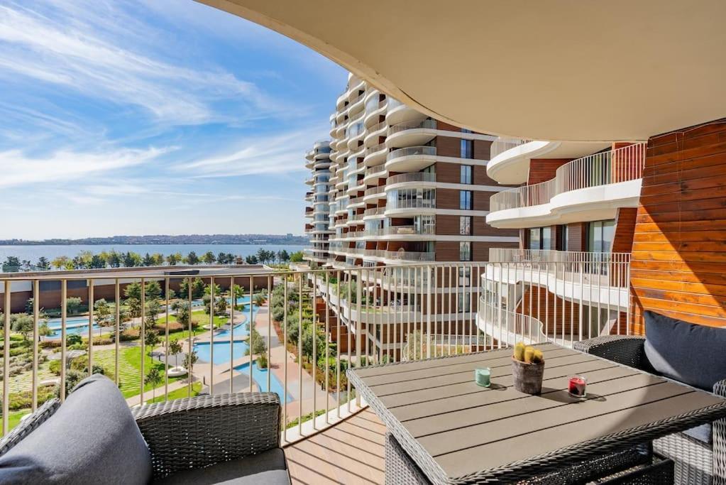 Golden Stones House Sea And Lake View 이스탄불 외부 사진