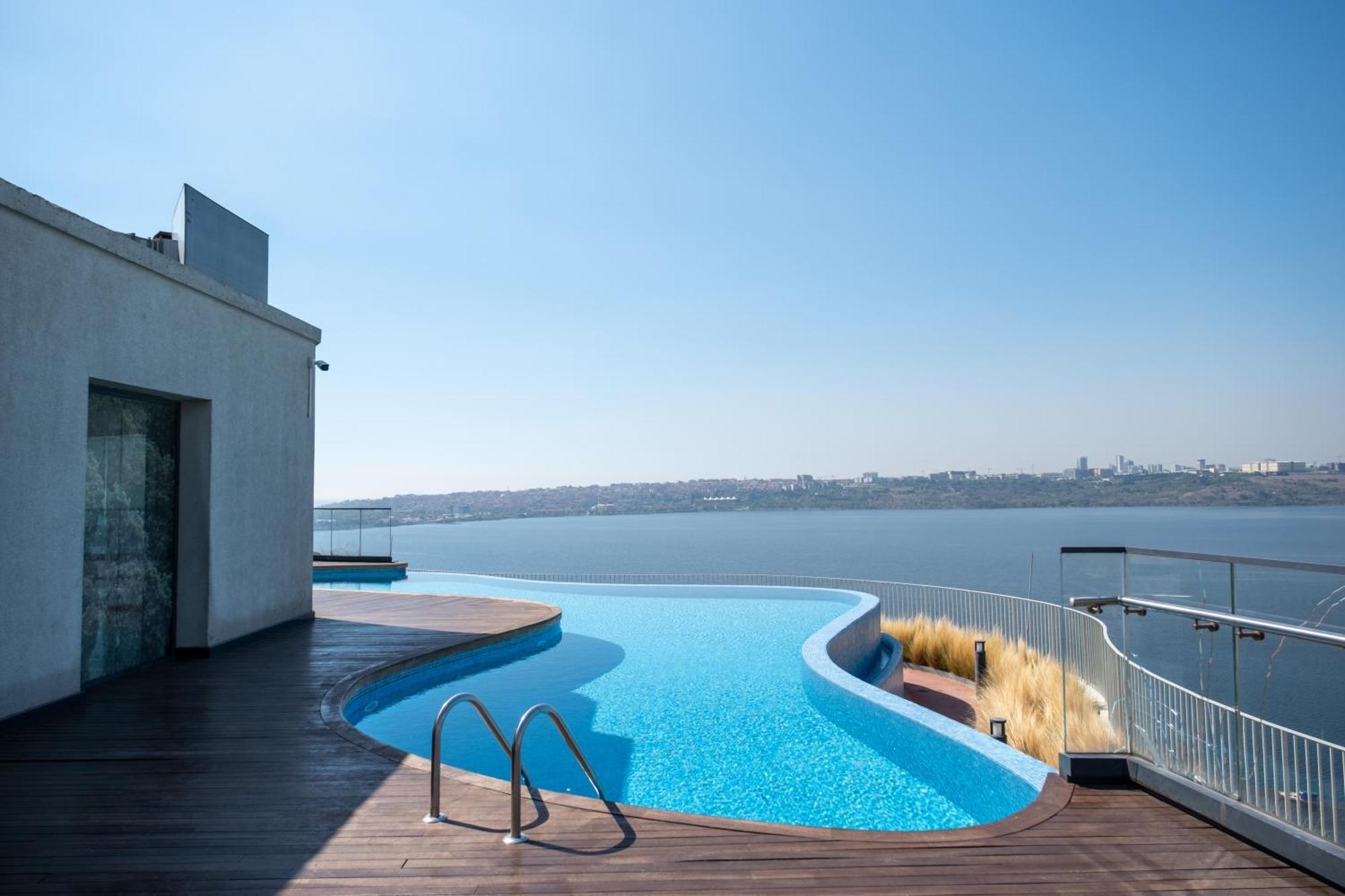 Golden Stones House Sea And Lake View 이스탄불 외부 사진
